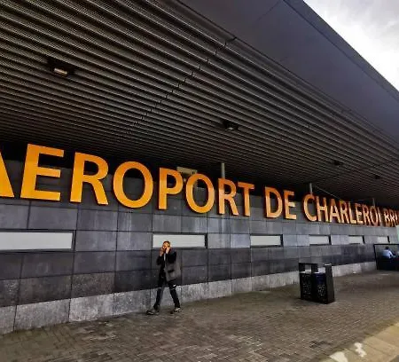 Ferienwohnung Station 64 A4 Charleroi-Airport Exterior foto